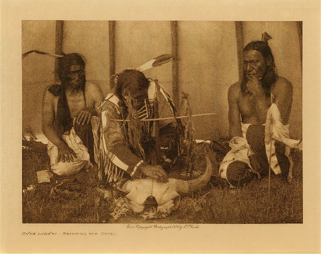 Huka-Lowapi, Painting the skull 1907