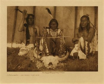 Huka-Lowapi, The altar complete 1907