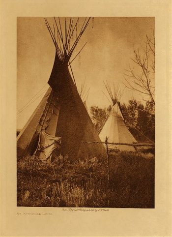 An Apsaroke lodge 1908