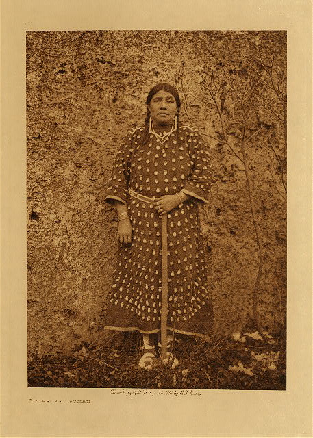 Apsaroke woman 1908