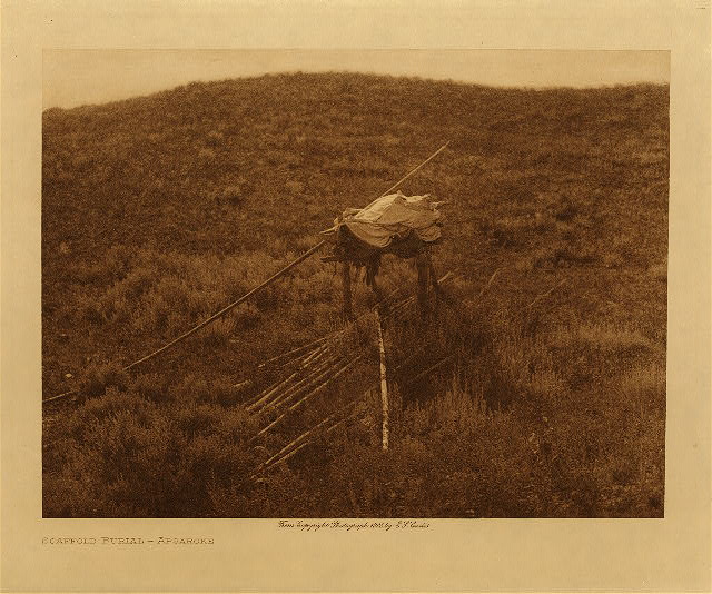 Scaffold burial (Apsaroke) 1905