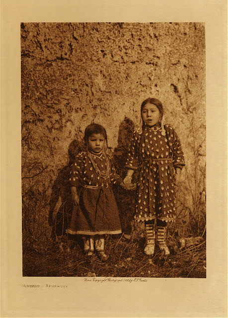 Sisters (Apsaroke) 1908