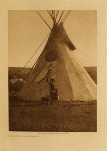 Medicine lodge (Apsaroke) 1908