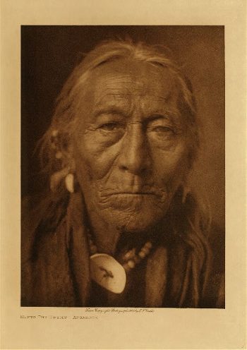 Hunts The Enemy (Apsaroke) 1908