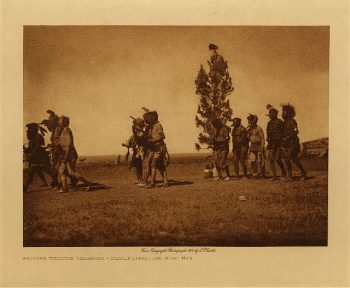 Arikara medicine ceremony : Bear, buffalo, and night men 1908
