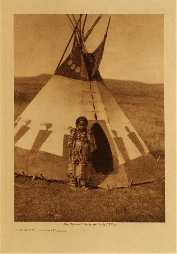 A child's lodge (Piegan) 1910