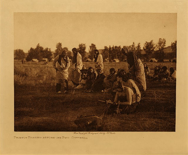 Priests passing before the pipe (Cheyenne) 1905
