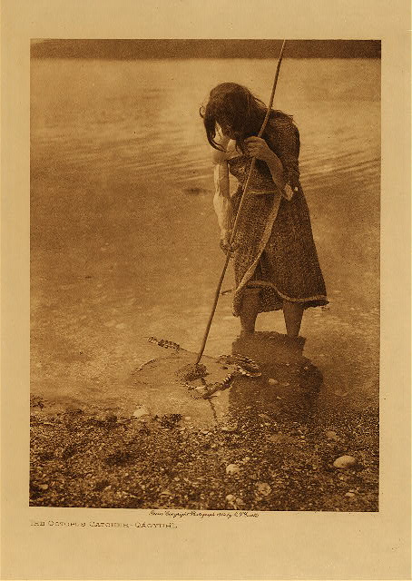 The octopus catcher (Qagyuhl) 1914