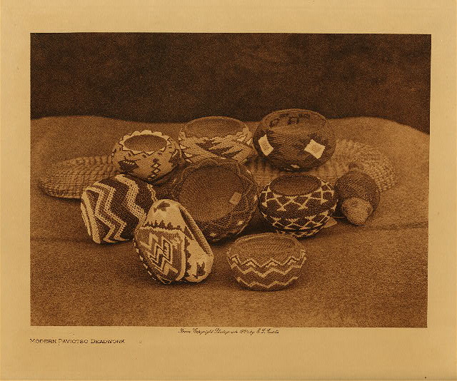Modern Paviotso beadwork 1924