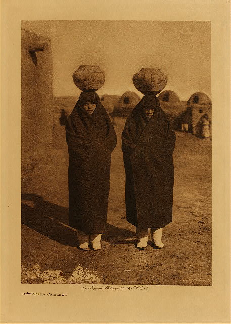 Zuñi water carriers 1903