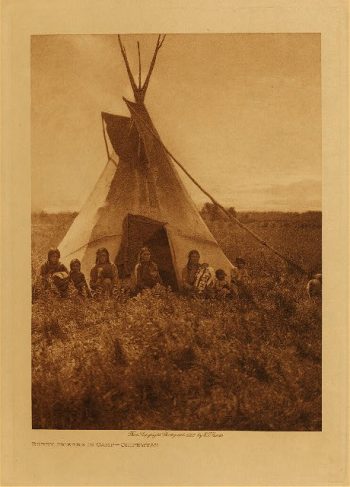 Berry-pickers in camp (Chipewyan) 1926