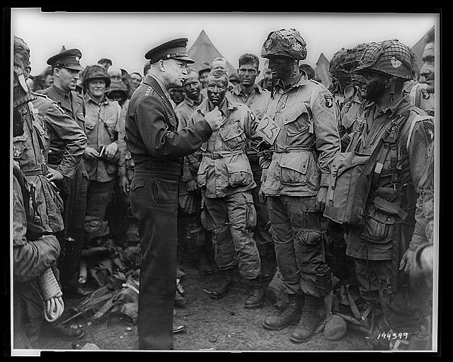 Dwight Eisenhower giving orders to American paratroopers in England