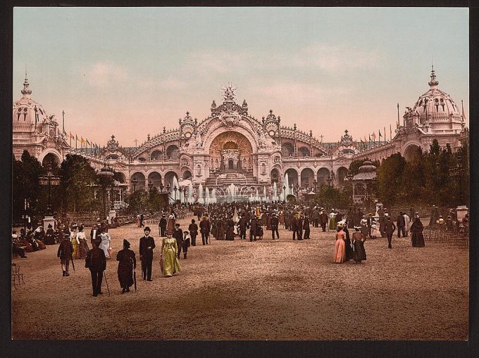 Le Chateau d'eau and plaza, Exposition Universal, 1900, Paris, France