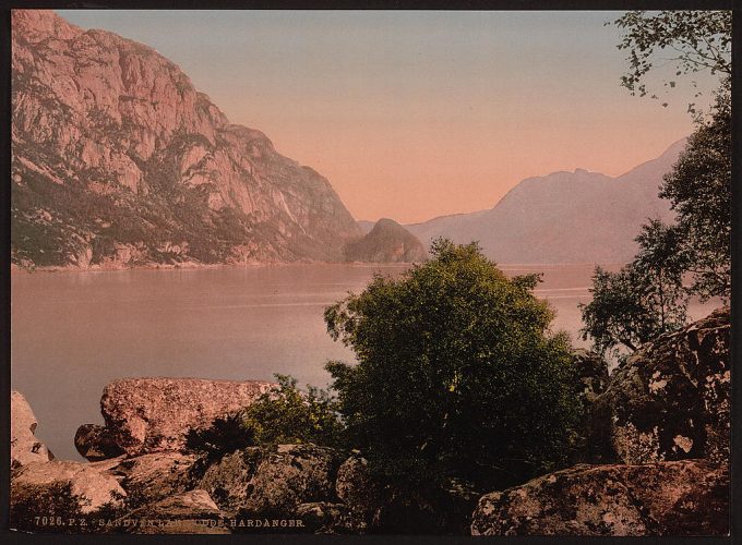 Sandven Lake, Odde, Hardanger Fjord, Norway