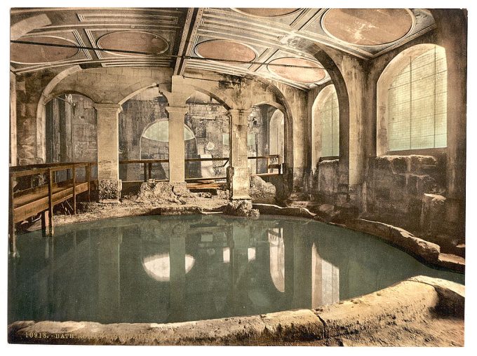 Roman Baths and Abbey, Circular Bath, Bath, England