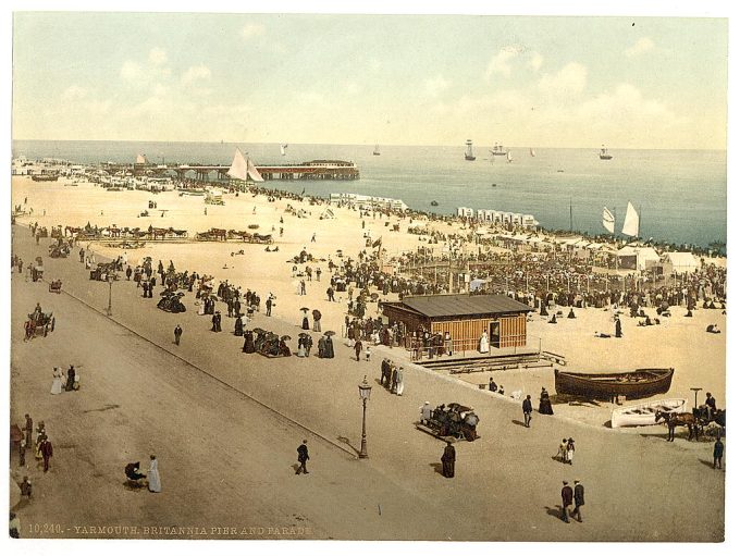 Britannia Pier and parade (i.e., promenade), Yarmouth, England