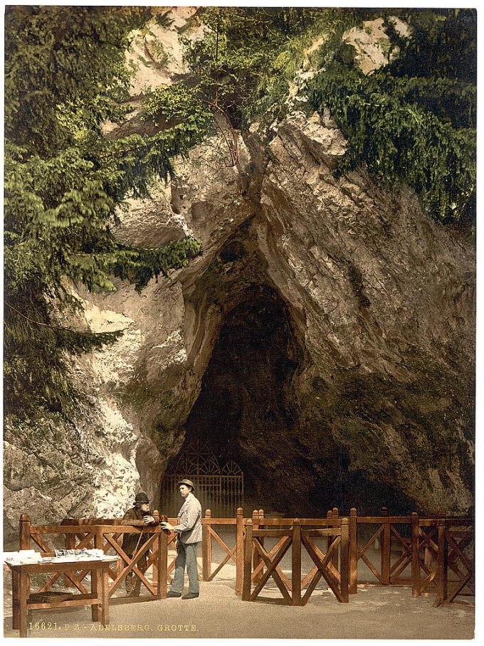 Adelsberg, the grotto, Carniola, Austro-Hungary