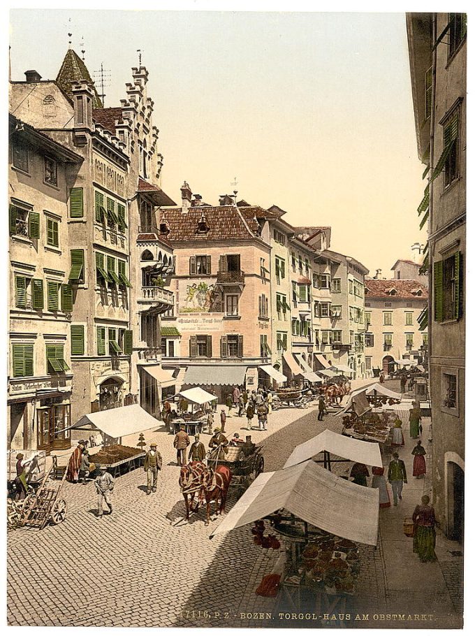 Bosen Torgglhaus and fruit market, Tyrol, Austro-Hungary