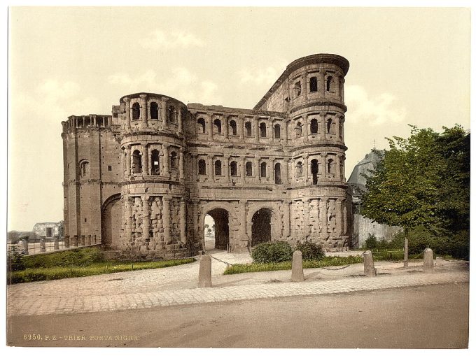 Trier (Treves), Porta Nigra (Black Gate), Moselle, valley of, Germany