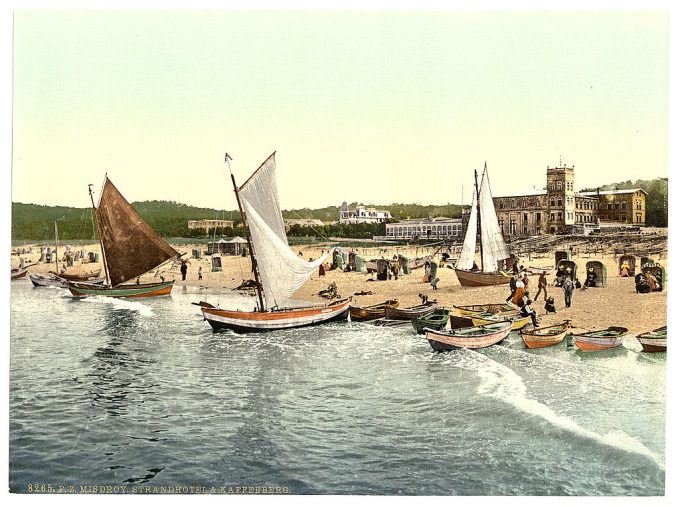 Hotel on the beach and Kaffeeberg, Misdroy, Pommeraina, Germany (i.e., Miedzyzdroje, Poland)