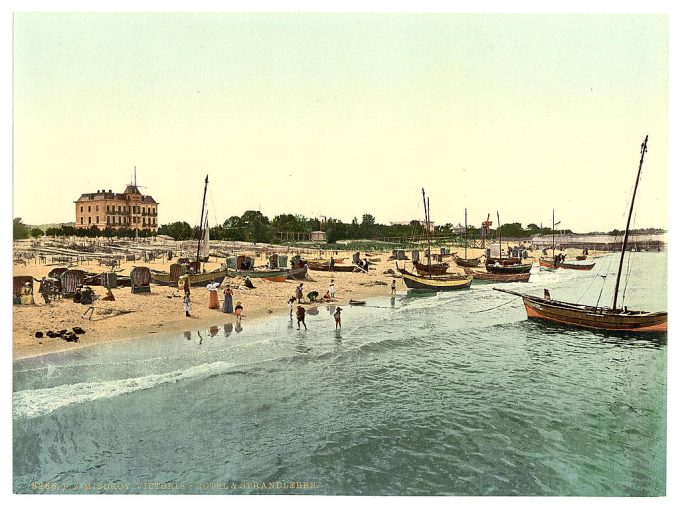 Hotel Victoria andd beach, Misdroy, Pommeraina, Germany (i.e., Miedzyzdroje, Poland)