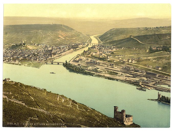 Mouse Tower and Rossel, Bingen, the Rhine, Germany