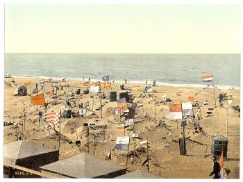 Building sand castles, Westerland, Sylt, Schleswig-Holstein, Germany