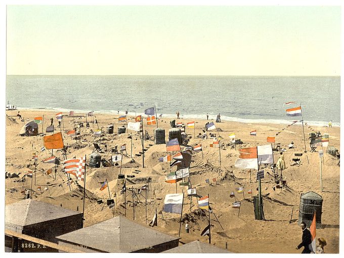 Building sand castles, Westerland, Sylt, Schleswig-Holstein, Germany